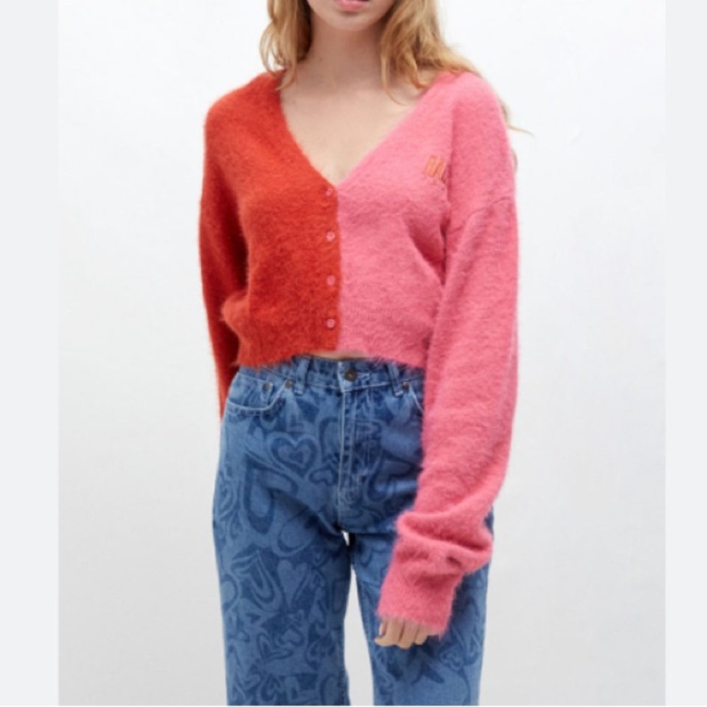 ragged jeans cracked cardigan